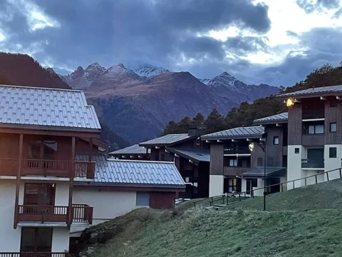 uitzicht achterzijde appartement Les Herminieres d21 la norma